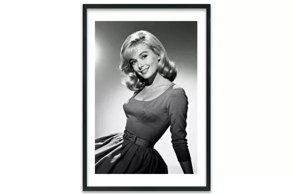 Visuel Brigitte Bardot cadre-noir-portrait-avec-bordure