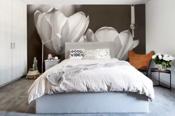 papier-peint-chambre-fleurs-geantes-blanches