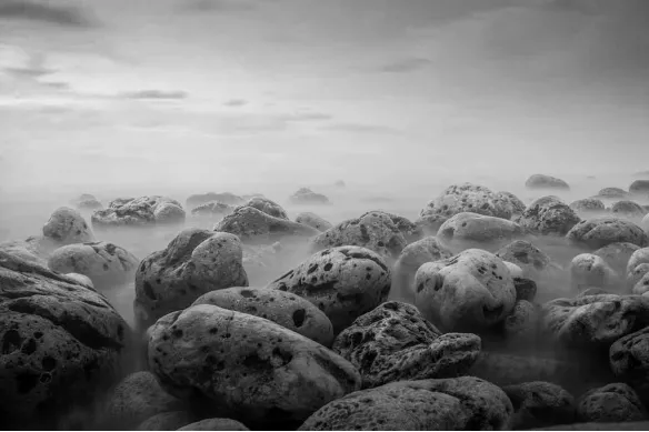tapisserie-panoramique-paysage-noir-et-blanc-smog