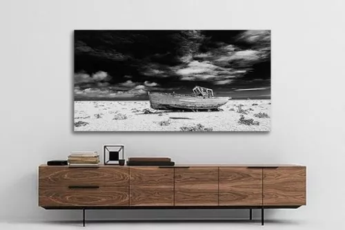 Tableau noir et blanc navire échoué 