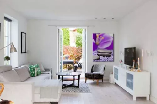 Tableau zen Galet sur lit violet