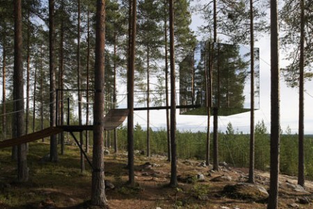 Pont chambre miroir Tree Hotel